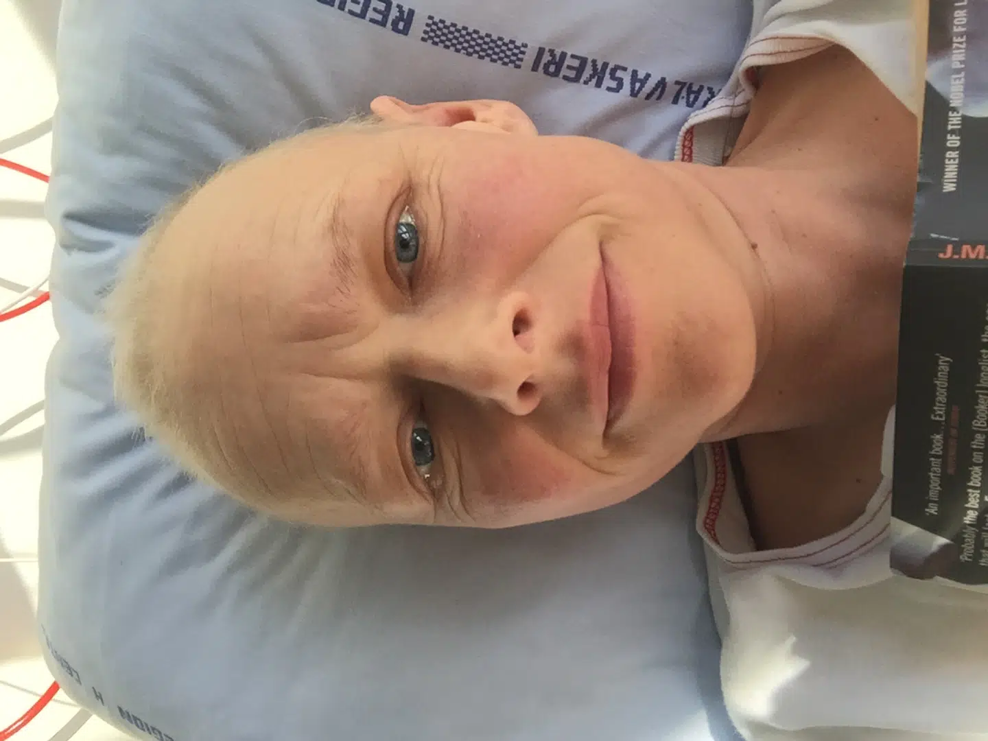 Lotte Holck i 2019, hvor hun er indlagt i forbindelse med kemoterapi. (Privatfoto)