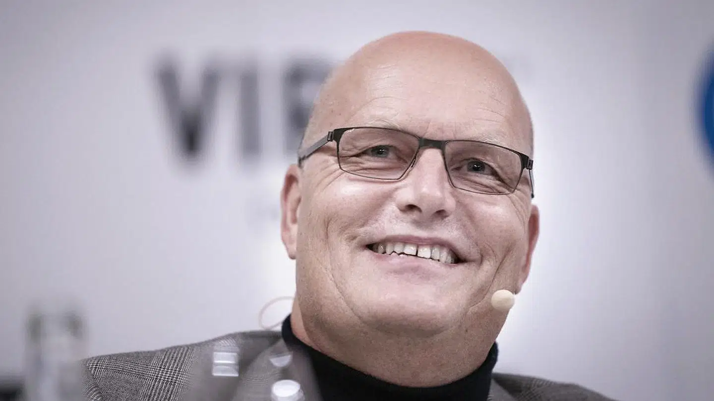 Da Bjarne Riis gjorde sit indtog på Team NTT, måtte Lars Michaelsen træde to skridt tilbage. Nu er Riis ude.