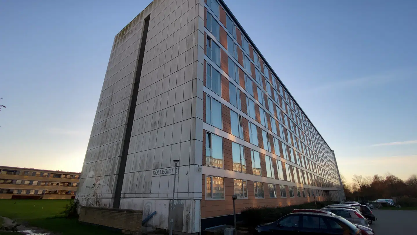 Det har særligt været de unge, der har været smittet i efteråret, og derfor er beboerrådet særligt opmærksomme på at have nogle retningslinjer.