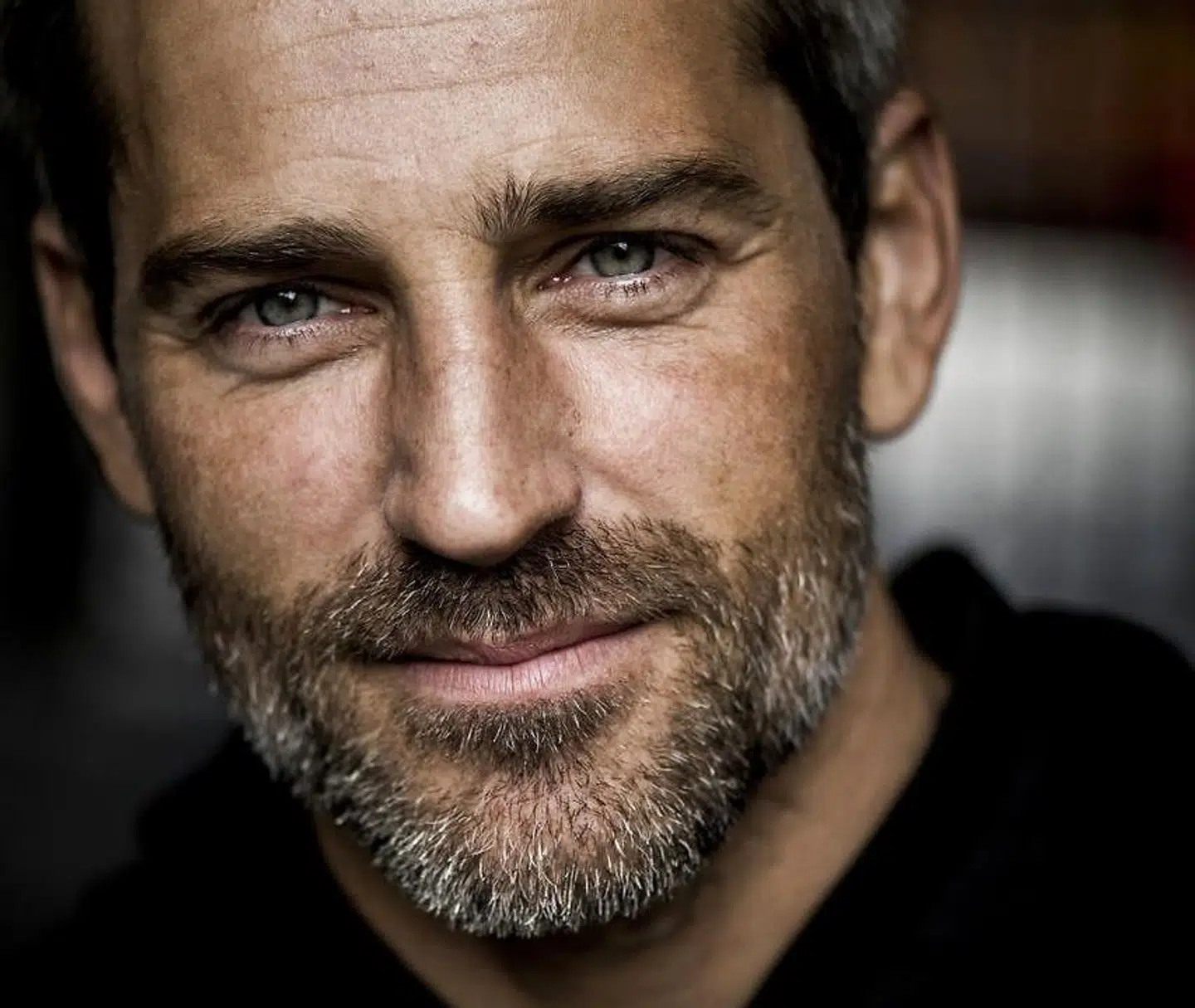 Oliver Bjerrehuus skal til at sælge undertøj.