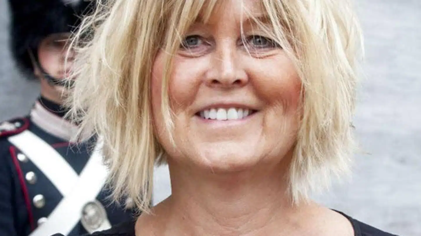 Tidligere afdelingschef i Rigspolitiet Bettina Jensen fik 790.250 kroner ind på sin private konto fra veninden Mariann Færø, som Bettina Jensen hyrede og forgyldte med 10,5 millioner kroner.