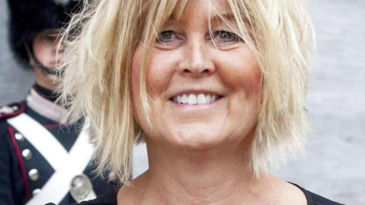 Tidligere afdelingschef i Rigspolitiet Bettina Jensen fik 790.250 kroner ind på sin private konto fra veninden Mariann Færø, som Bettina Jensen hyrede og forgyldte med 10,5 millioner kroner.
