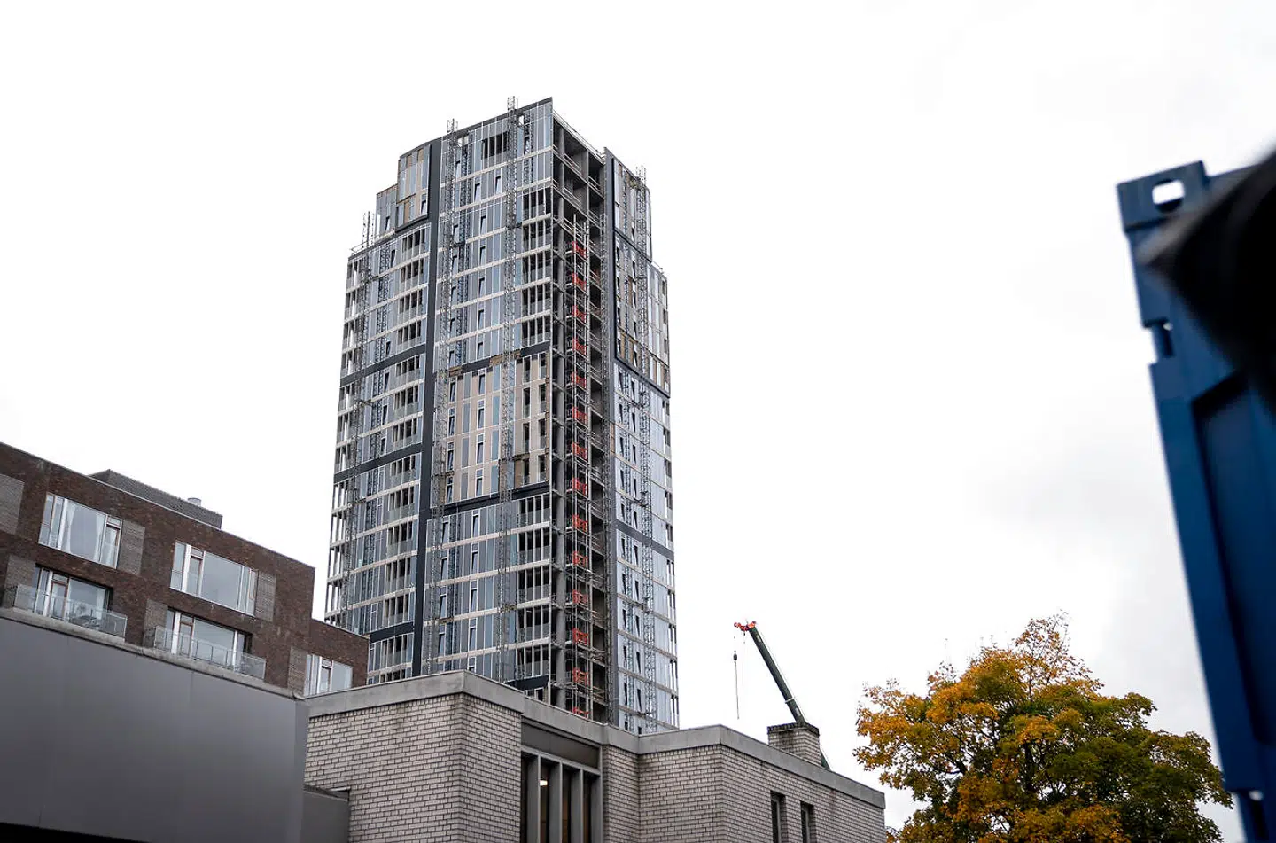 »Sagen om Njals Tårn berettiger til en kritik mod Bach Gruppen. Den tager vi på os. Sammen med ansvaret for at bringe alt i orden. Men vi giver ikke dermed køb på at gå i rette med kommentarer, der faktuelt er forkerte«, skriver Lene Christensen.