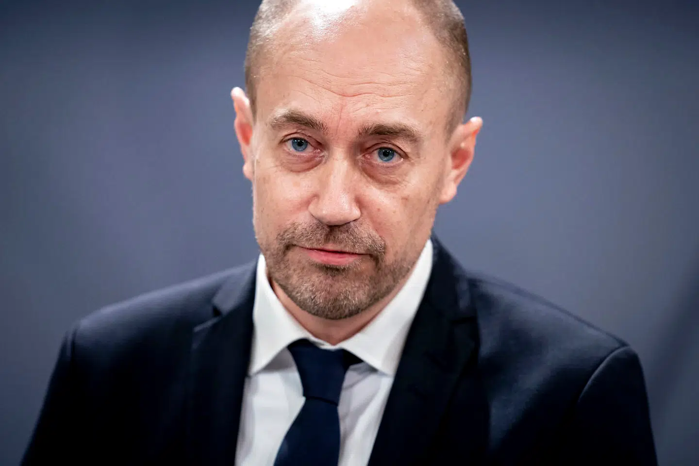 Sundhedsminister Magnus Heunicke kaldes nu i samråd af de borgerlige partier på Christiansborg. Han skal her redegøre for, hvorfor kræftpatienter har mærket konsekvenserne af læger og sygehuses fokus på coronavirus.