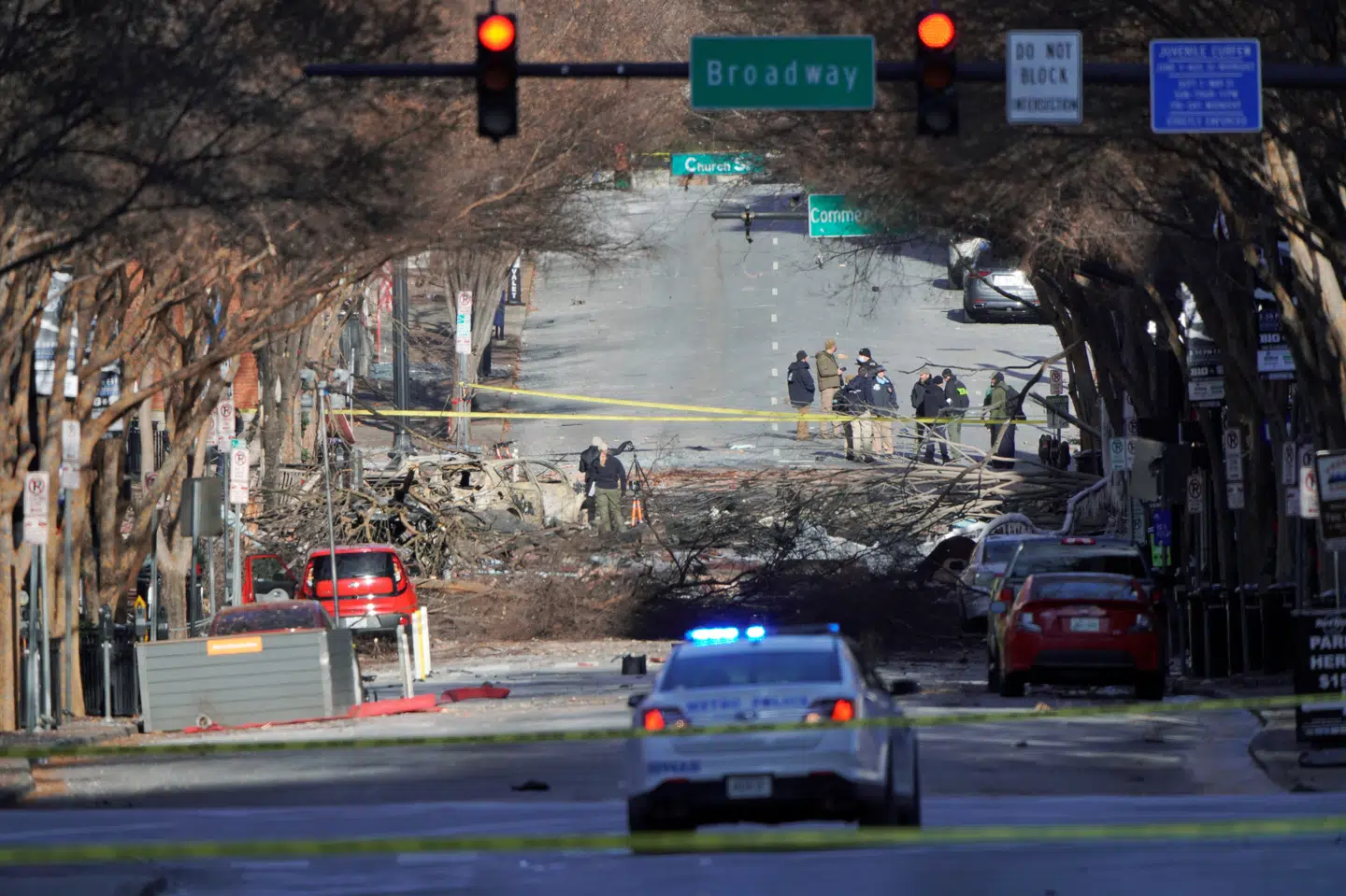 Borgere i det centrale Nashville vågnede juledag op til en eksplosion, der kom fra en autcamper. Harrison Mcclary/Reuters