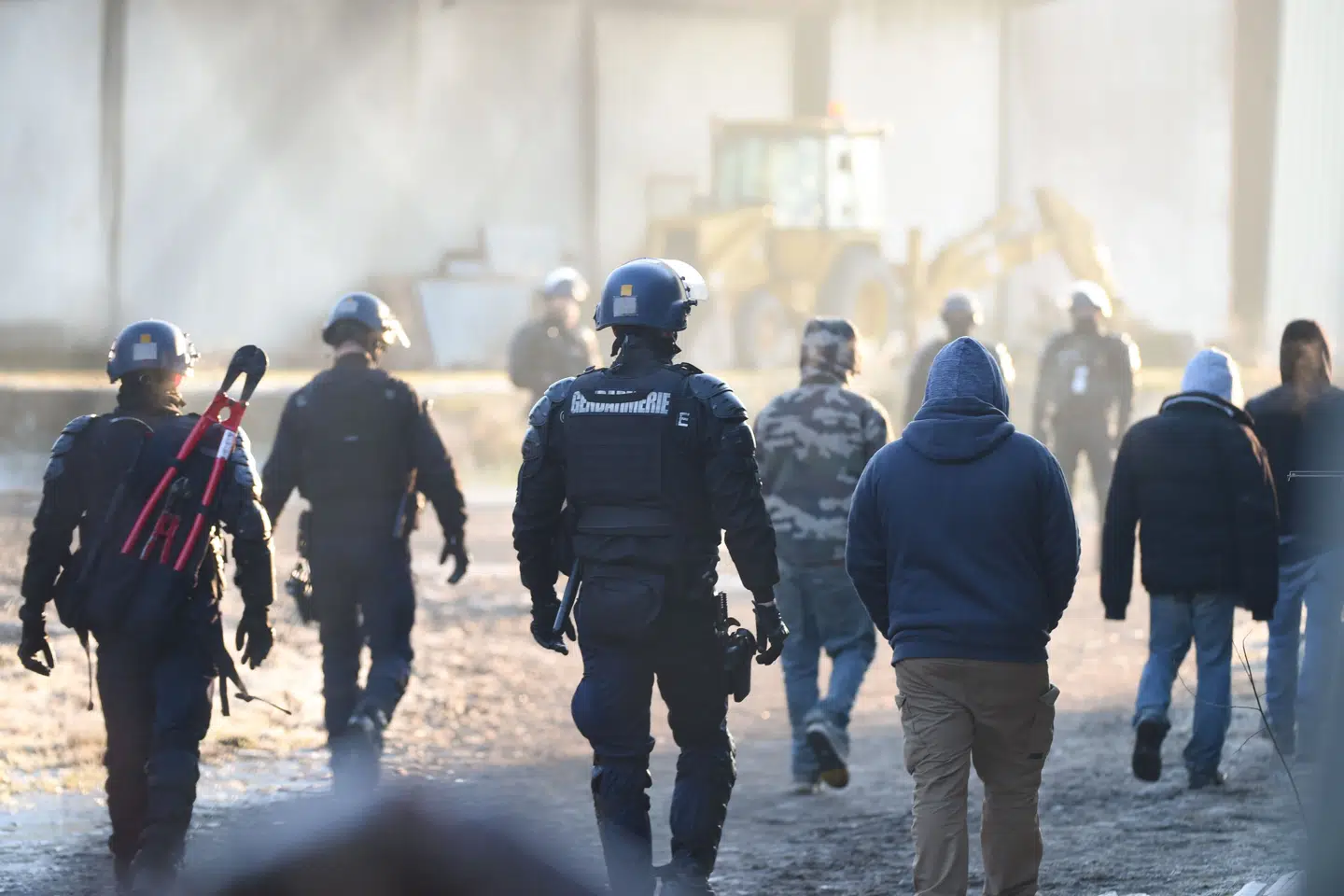 Fransk politi har endnu ikke været i stand til at stoppe en technofest i byen Lieuron, der startede torsdag, og hvor flere end 2500 har deltaget. Jean-Francois Monier/Ritzau Scanpix