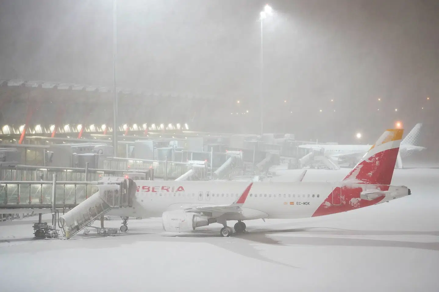 Lufthavnen i Madrid er lukket på grund af sne