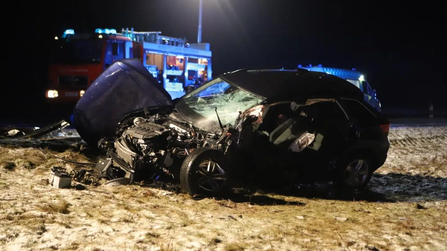 To personer kom alvorligt til skade, da en spøgelsesbilist tidligt fredag morgen ramte en anden bilist på Nordjyske Motorvej.