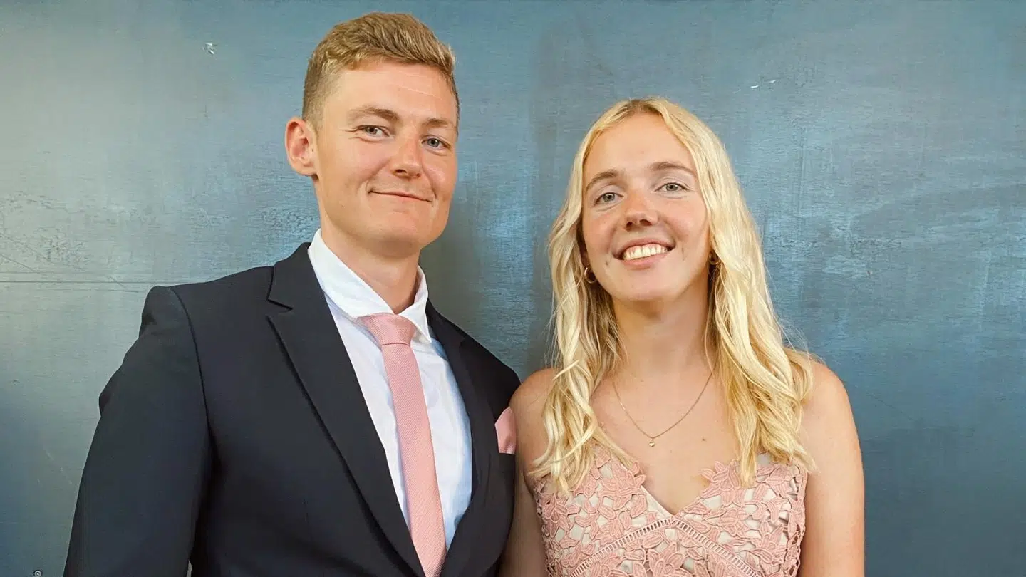 Dita Kaudzite sammen med sin forlovede