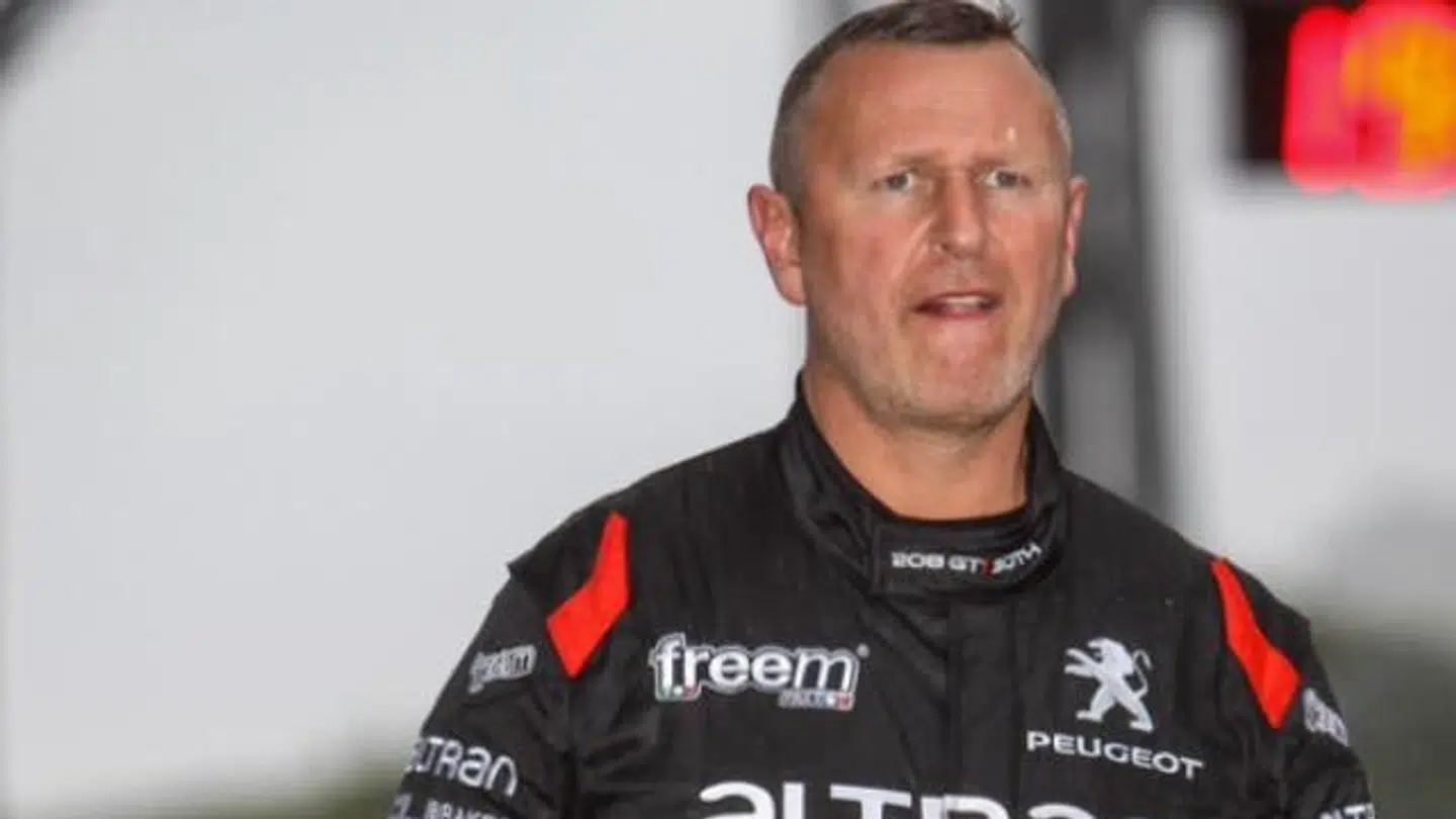 Kim Holmgaard var i Dubai for at køre racerløb. Nu undrer han sig over kontrollen, da han kom hjem.