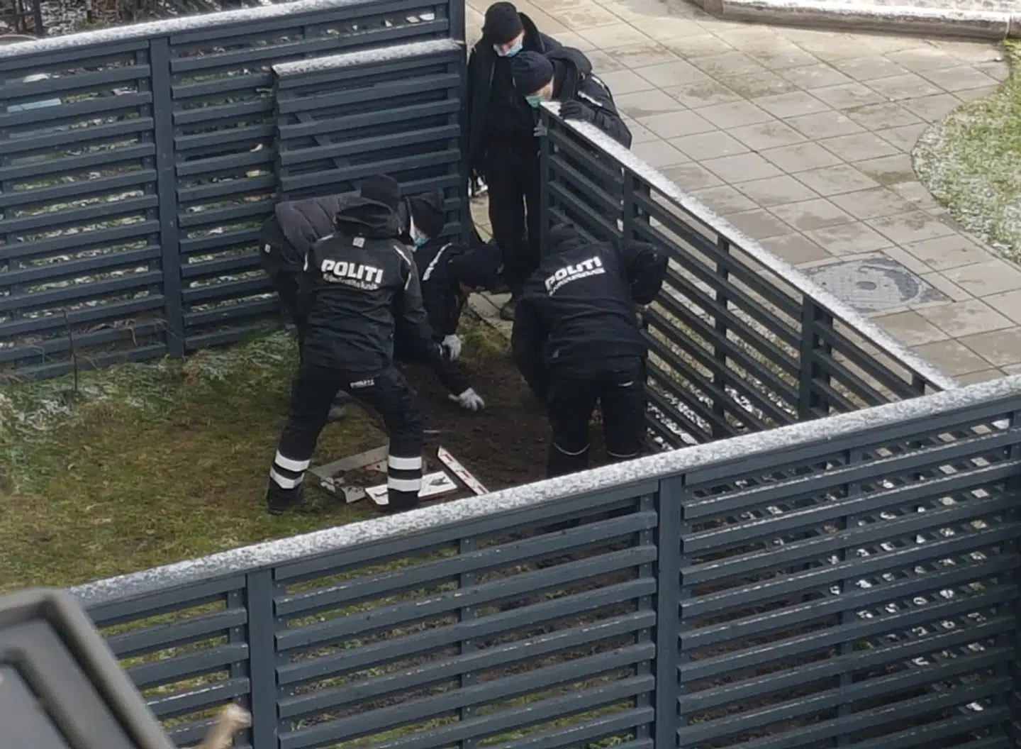 Politiet graver i Ishøj.