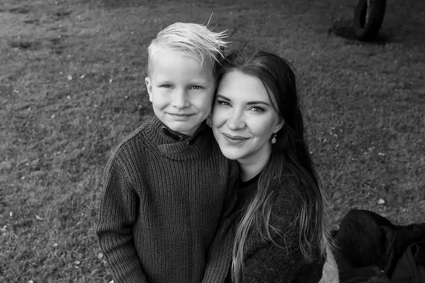 Belinda sammen med sin søn, som hun fødte for syv år siden. En fødsel, der stadig sidder i hende som et traume.
