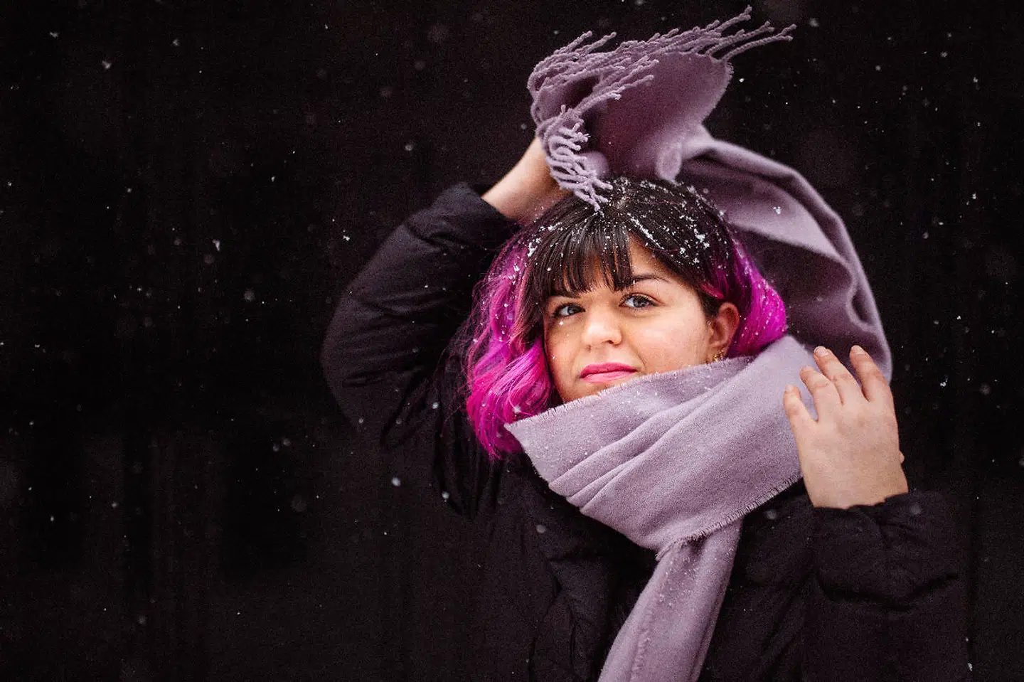 »Jeg har haft en moderat opvækst. Jeg har måtte mange ting. Jeg følte mig aldrig rigtig begrænset, fordi jeg kendte grænserne for min frihed,« skriver Maria Rokan.