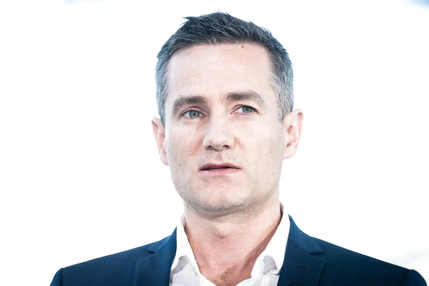 Rasmus Jarlov mener, at det må være på eget ansvar, når folk bevæger sig ud på isen.