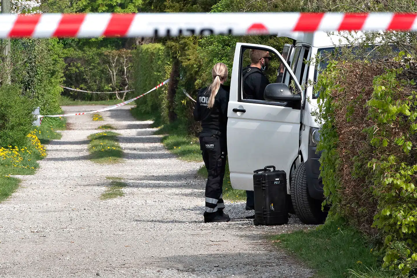 Arkivfoto: Politiindsats i forbindelse med drabet på læge Charlotte Asperud i Tisvildeleje den 30. april 2019. En 56-årig er tirsdag i retten i Helsingør kendt skyldig i drabet.