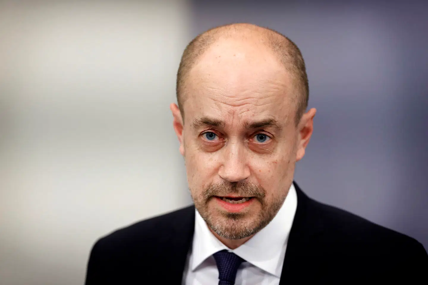 Sundhedsminister Magnus Heunicke (S) under pressemødet i Spejlsalen i Statsministeriet i København onsdag den 24. februar 2021. Regeringen holder onsdag pressemøde i forbindelse med situationen omkring corona / covid-19. Tidligere på dagen blev det udmeldt at Regeringen har indgået en aftale om første fase af en genåbning. **Pooldækning: Kan anvendes vederlagtfrit til redaktionel omtale. Dækningen er leveret af Politiken**. (Foto: Jens Dresling/Scanpix 2021)