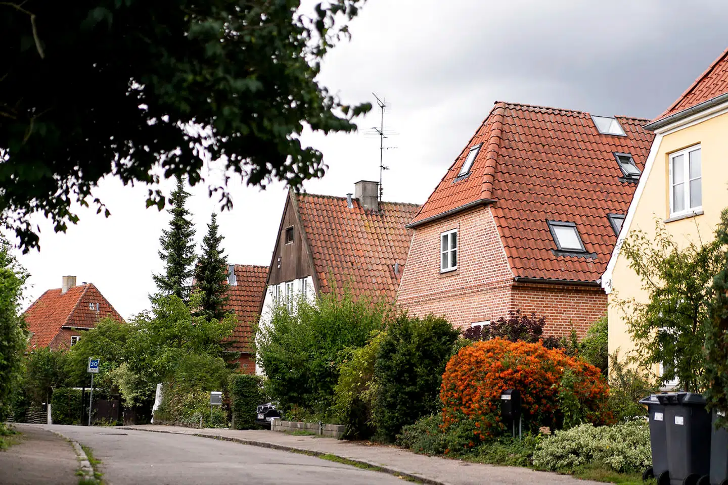 Hvis man har for eksempel bankgæld med højere rente, kan det ikke betale sig at betale sin boligskattegæld.