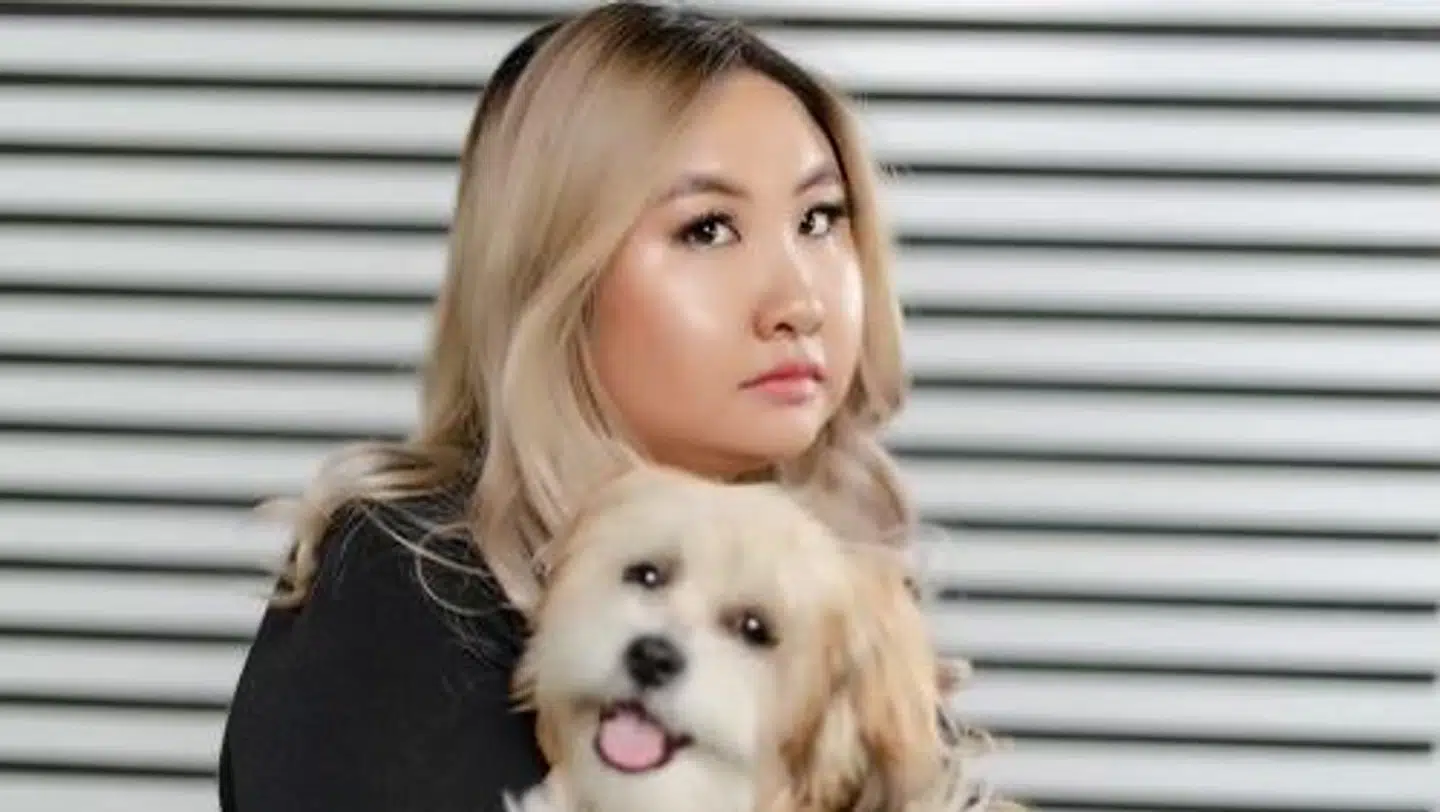 Tiffany Woo har især oplevet racistiske kommentarer og Covid-anklager, når hun har været ude at handle.