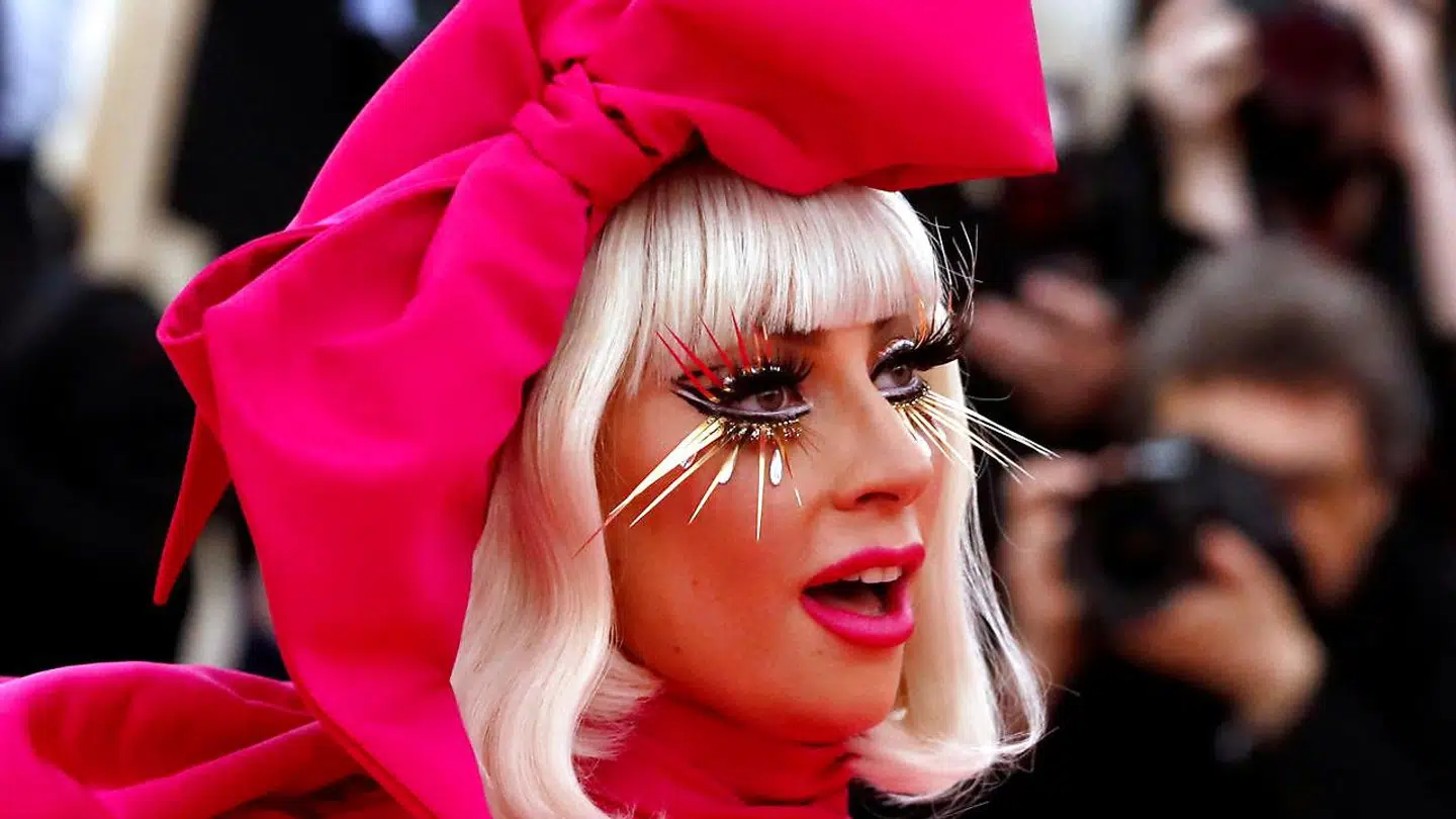 Lady Gagas hundelufter blev skudt, da ukendte gerningsmænd kidnappede hendes hunde.