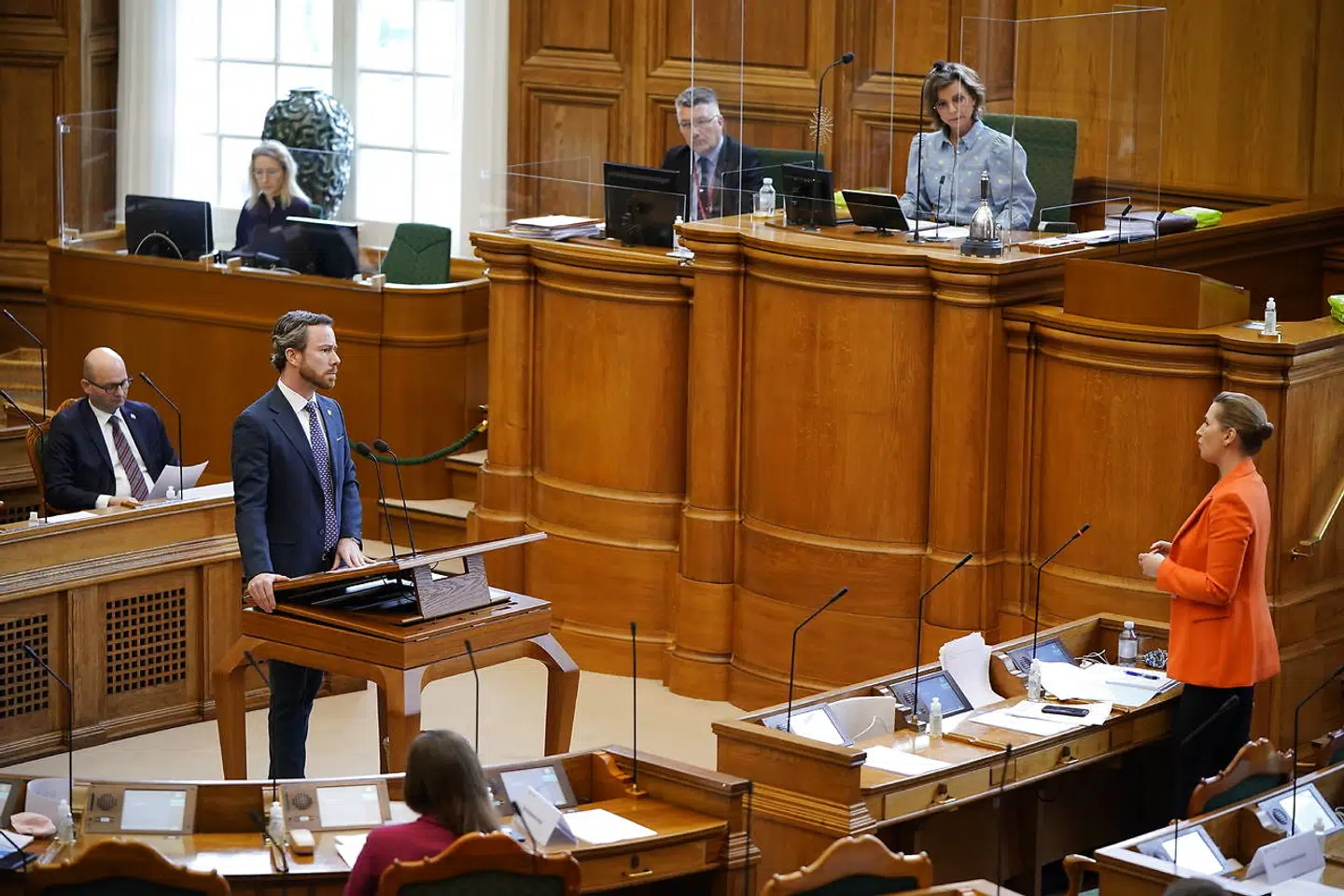 Statsminister Mette Frederiksen og Venstres formand Jakob Ellemann-Jensen. Møde i salen med statsministerens spørgetime i Folketinget på Christiansborg, tirsdag.