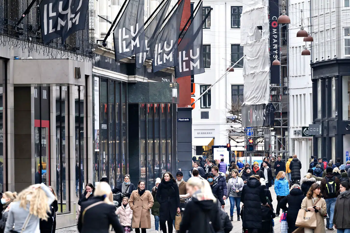 Butikkerne genåbner på Strøget i centrum af København 1. marts 2021. Efter flere måneders nedlukning må butikkerne åbne igen. Butikkerne har været nedlukket grundet frygt for coronasmitte. (Foto: Philip Davali/Ritzau Scanpix)