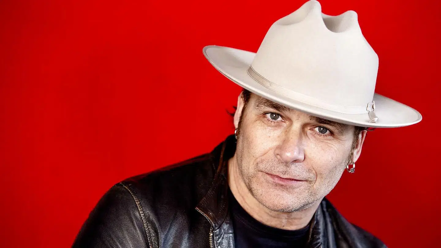 For 43 år siden vandt Mike Tramp det danske Melodi Grand Prix som en del af gruppen Mabel. I 2021 stiller den nu 60-årige sanger op igen.