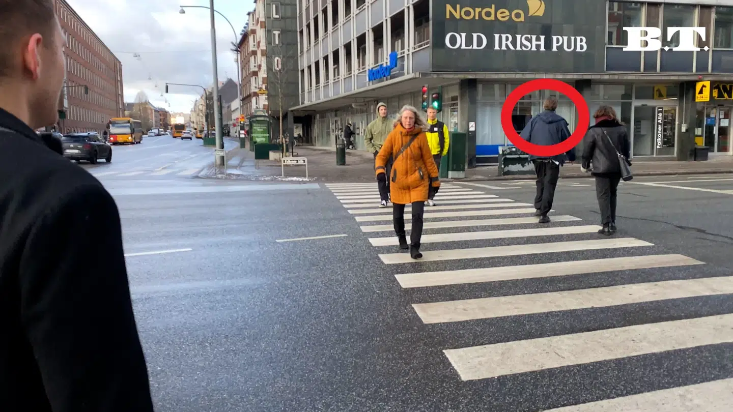 Udlejeren Morten D. ønskede ikke at tale med B.T., som flere gange forsøgte at stille ham spørgsmål. Du kan læse den første historie og se videoen HER.