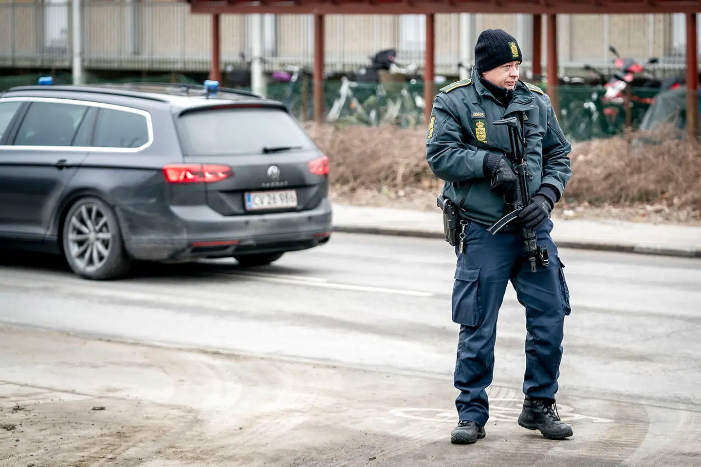 Sagen kører for retten i Holbæk, hvor 13 sigtede løbende har fået forlænget deres varetægtsfængsling.