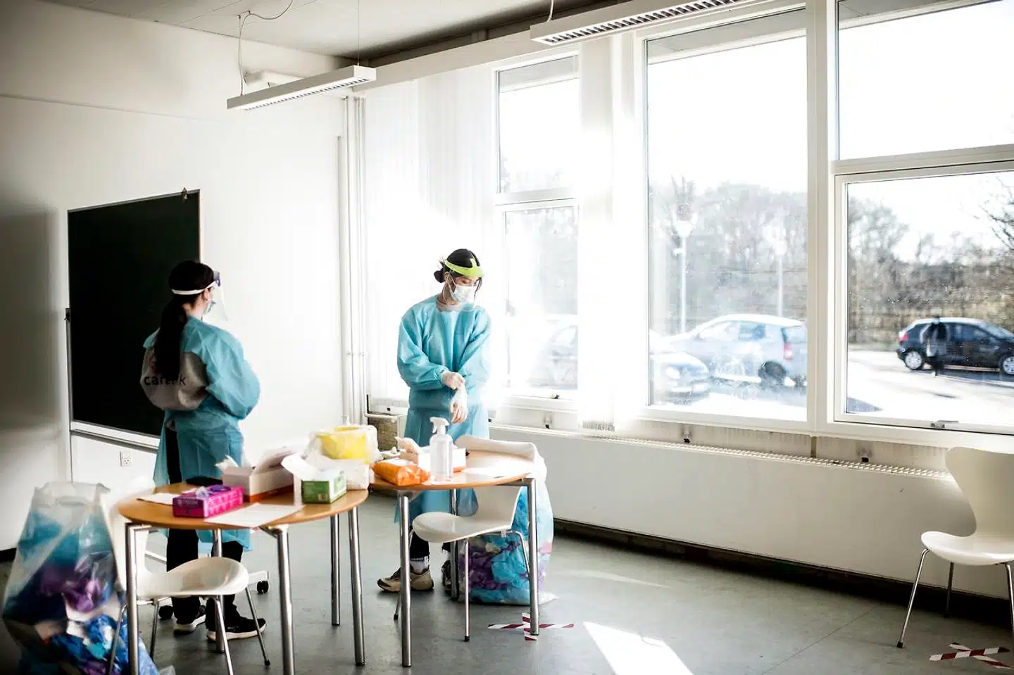 Humlehaveskolen er et af de steder, hvor beboere i Odense-bydelen Vollsmose kan få foretaget hurtigtest. Efter kommunens opfordring til borgerne om at blive testet for covid-19 er 8.000 blevet testet på en uge. Der er i alt 9.100 beboere i bydelen Vollsmose.