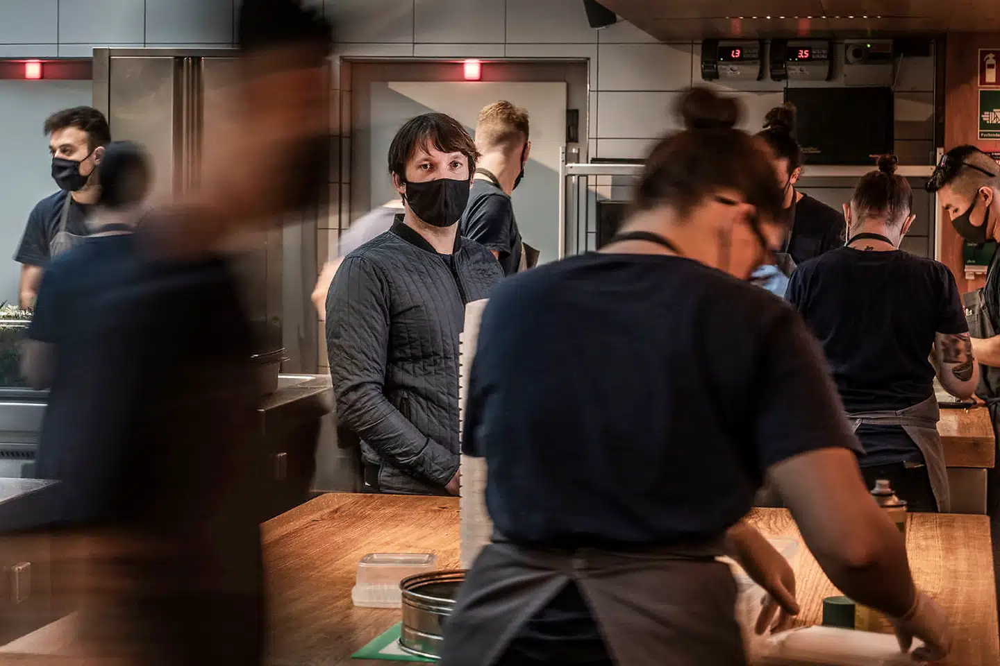 René Redzepi, som har arbejdet næsten dagligt i testkøkkenet, er klar med en helt ny menu.
