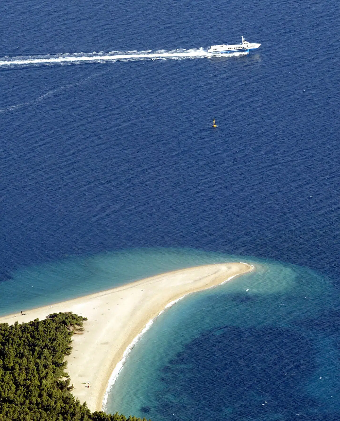 Kroatiske Zlatni Rat er også med på listen.
