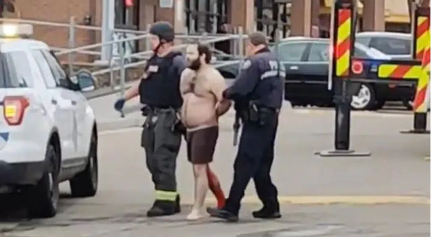 Sådan så det ud, da Ahmad Al Aliwi Alissa blev arresteret.