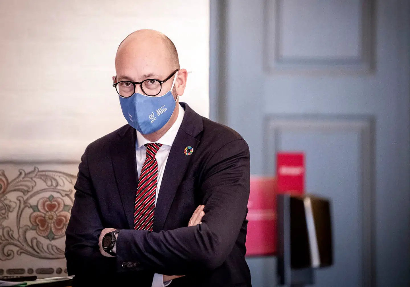 »Skål i vand. Jeg venter med længsel efter et snarligt indgreb mod saftevandsforbruget. Folkesundhed frem for alt,« skriver Torben Steno.