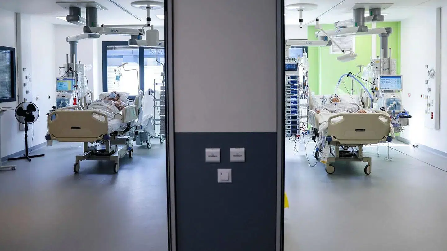 Indlagte covid-patienter på hospitalet Delafontaine i Paris-forstaden Saint-Denis. Billedet er fra den 29. marts 2021.