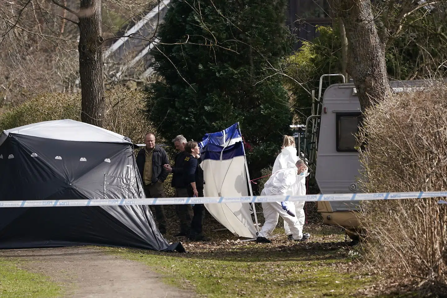 Politiet efterforsker drabet flere steder i byen Höör i Skåne.