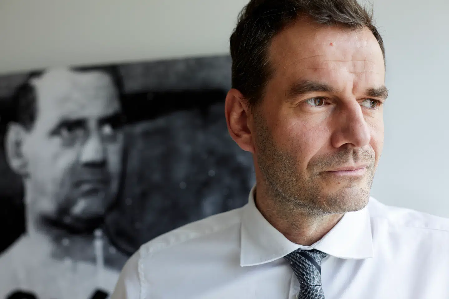 Arkivfoto: Jesper Buch fotograferet foran Frederik 9.
