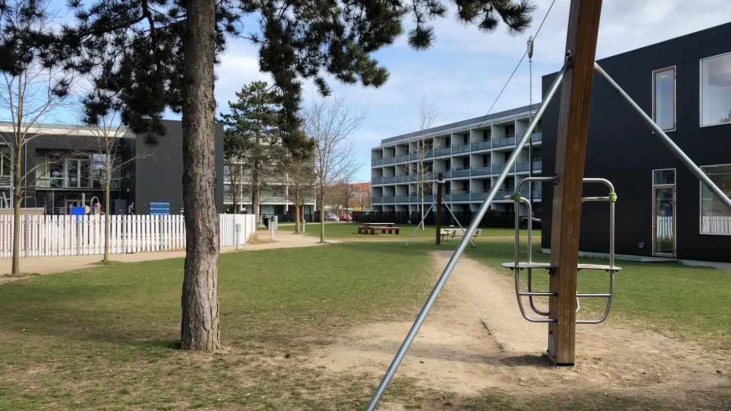 Flere forældre har oplevet, at deres børn er blevet truet af den 11-årige på legepladsen.