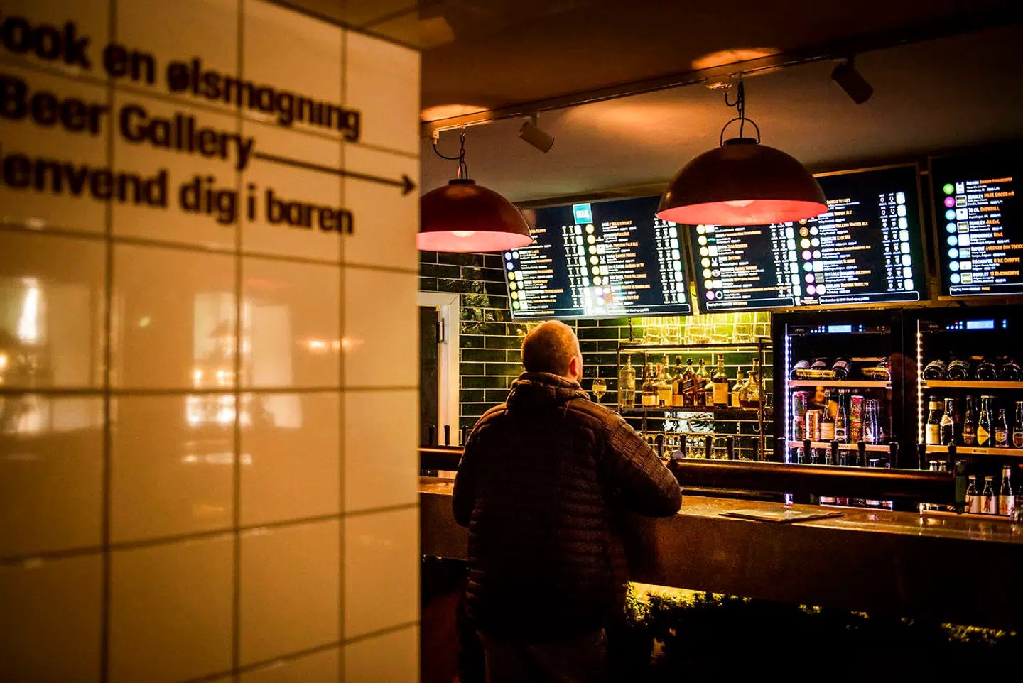 Baren SKAAL på Kultorvet i København, der lige nu er den eneste af 35 barer i hovedstaden, som ejeren, Rekom Group, har planer om at åbne fra onsdag. I hvert fald lige nu.