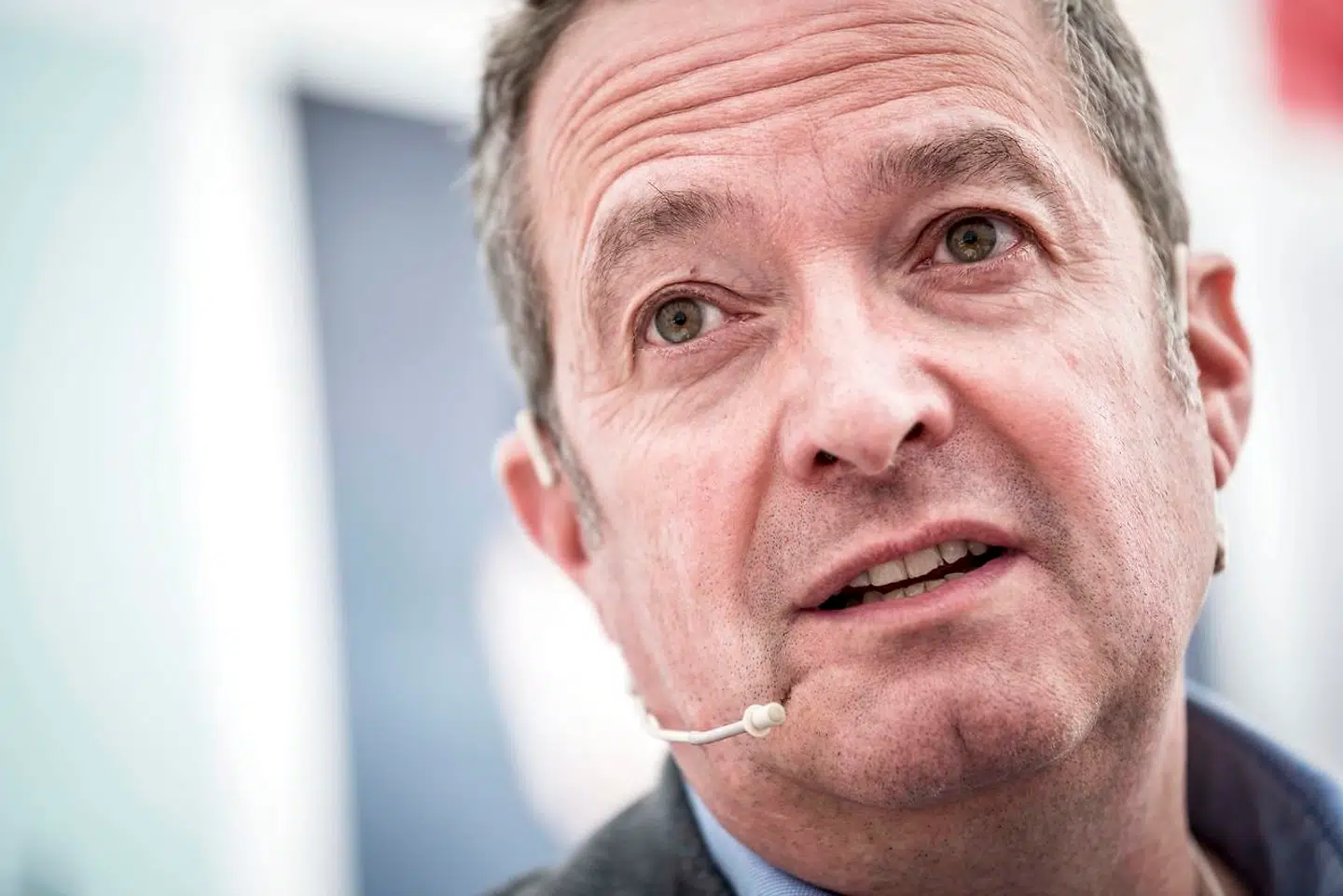 Chris Vogelzang stopper som administrerende direktør i Danske Bank. Det sker, som følge af at han er mistænkt i en sag om mulige lovovertrædelser i Holland.