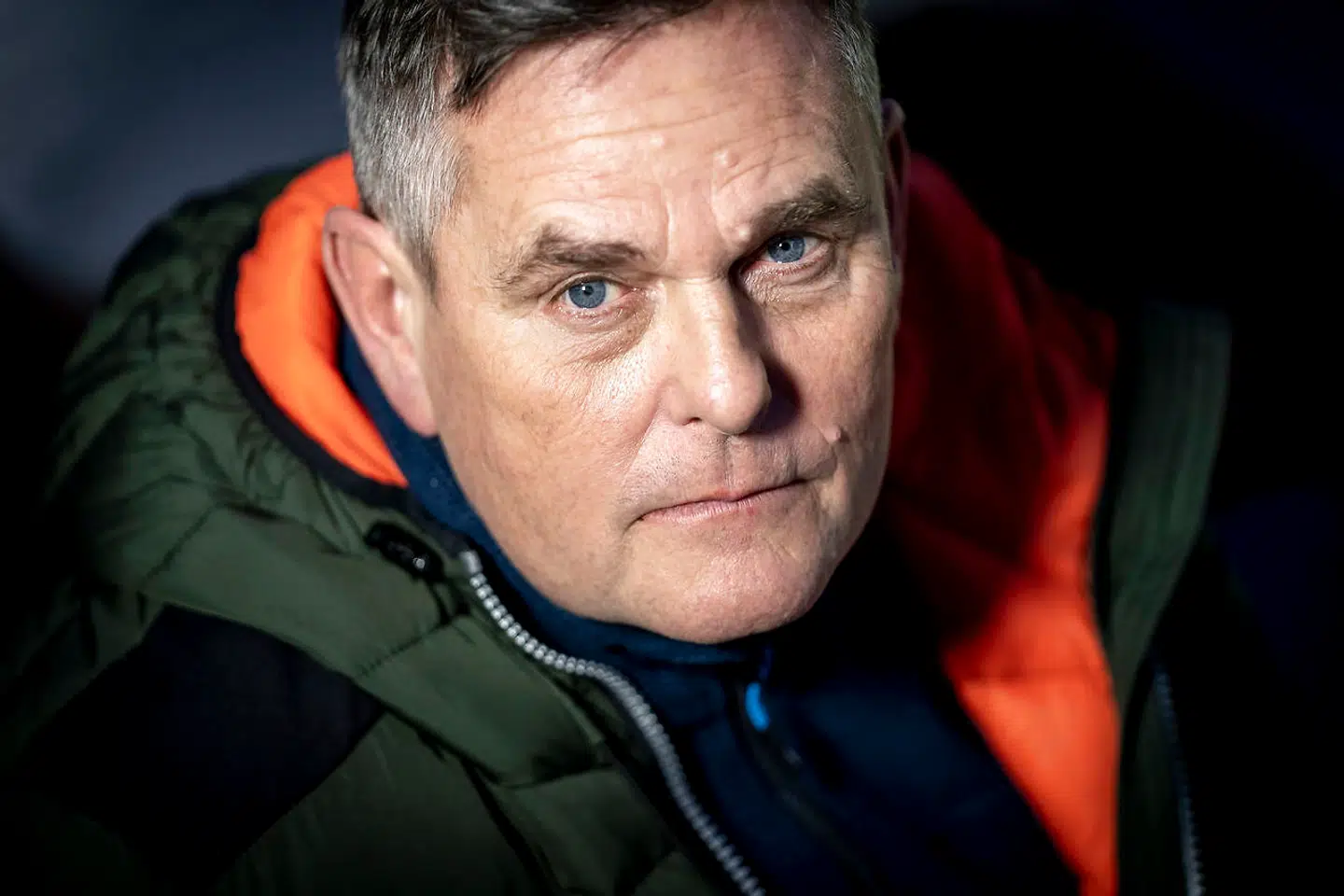 Så længe, at man har varedeklareret, at det er FCKs pressechef, der stiller spørgmålene, er der intet problem med, at Jes Mortensen interviewer sine egne kollegaer på TV 2, mener fodboldredaktør Carsten Werge.