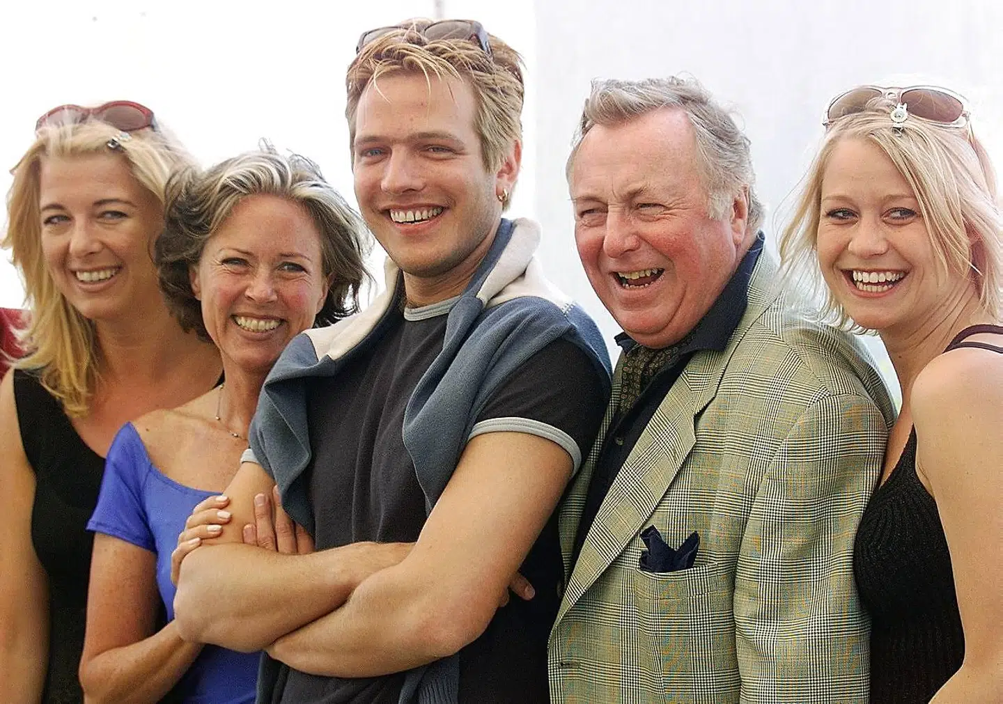 En del af holdet på »Festen« i Cannes i 1998. Filmen har været inspiration for et væld af film og tv-serier. Senest serien »Succession«.