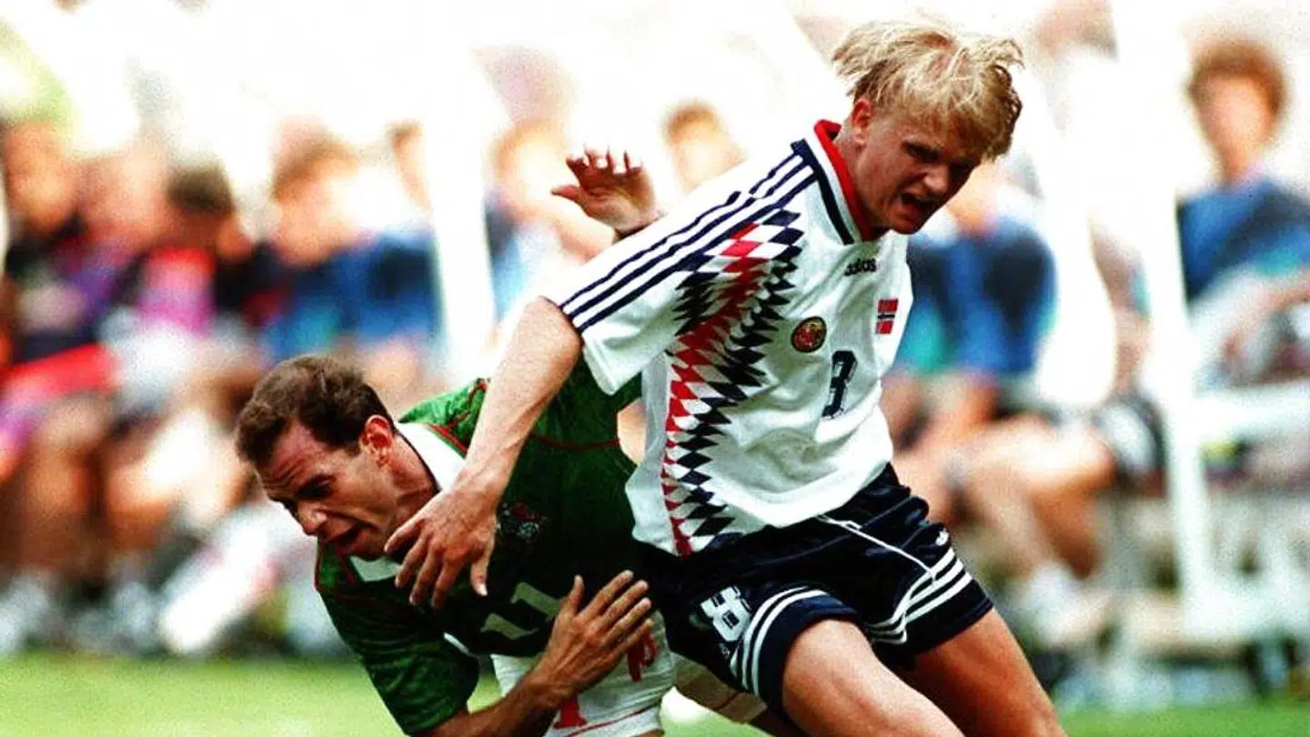 Alf-Inge Haaland i aktion for Norges landshold.