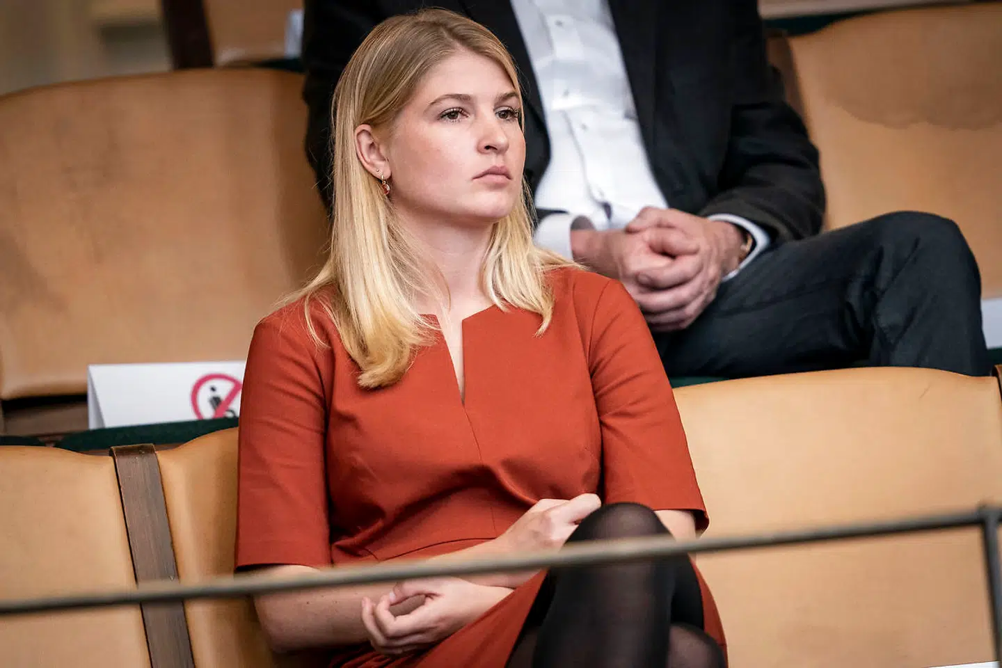 Holbæks borgmester, Christina Krzyrosiak Hansen (S), skriver på Facebook, at skærpelsen »påvirker os i kommunerne«.