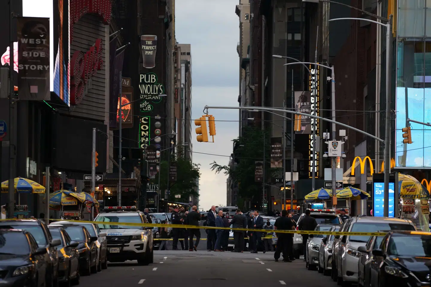 Politiet spærrede dele af Times Square af i kølvandet på et skyderi på den berømte plads lørdag. David Dee Delgado/Ritzau Scanpix