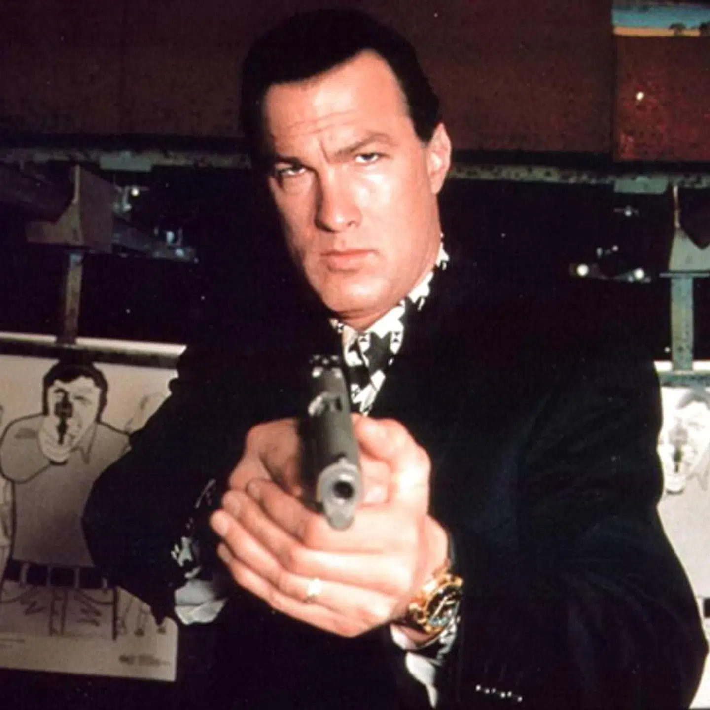 Steven Seagal fik i 10erne sit eget realityshow 'Steven Seagal Lawman'. I showet så man Seagal i hans funktion som vicesherif i et distrikt i udkanten af New Orleans.