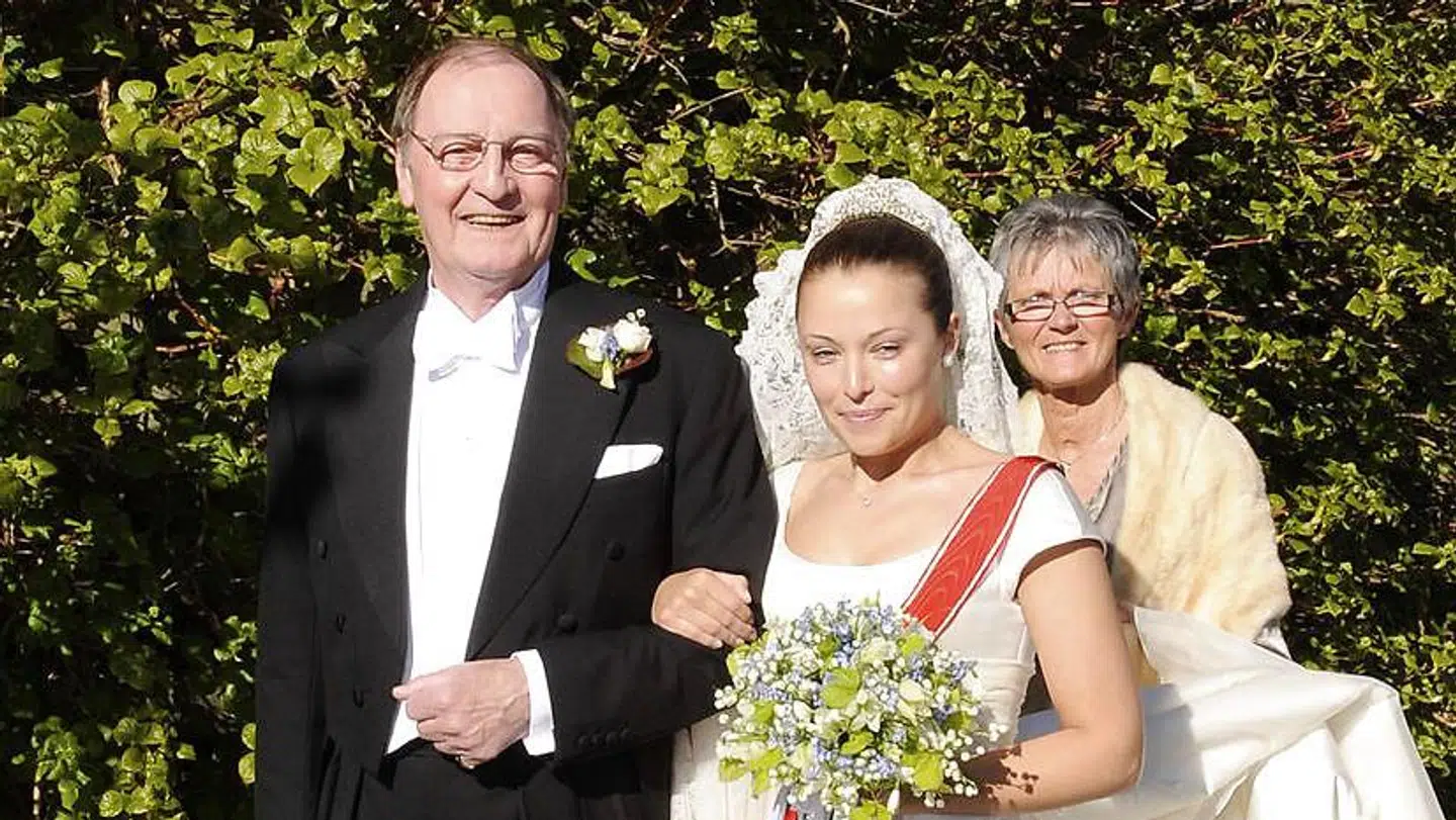 Louise Iuel Albinus, der her ses med sin far, Niels Iuel-Brockdorff , er kommet op at toppes med sin far.