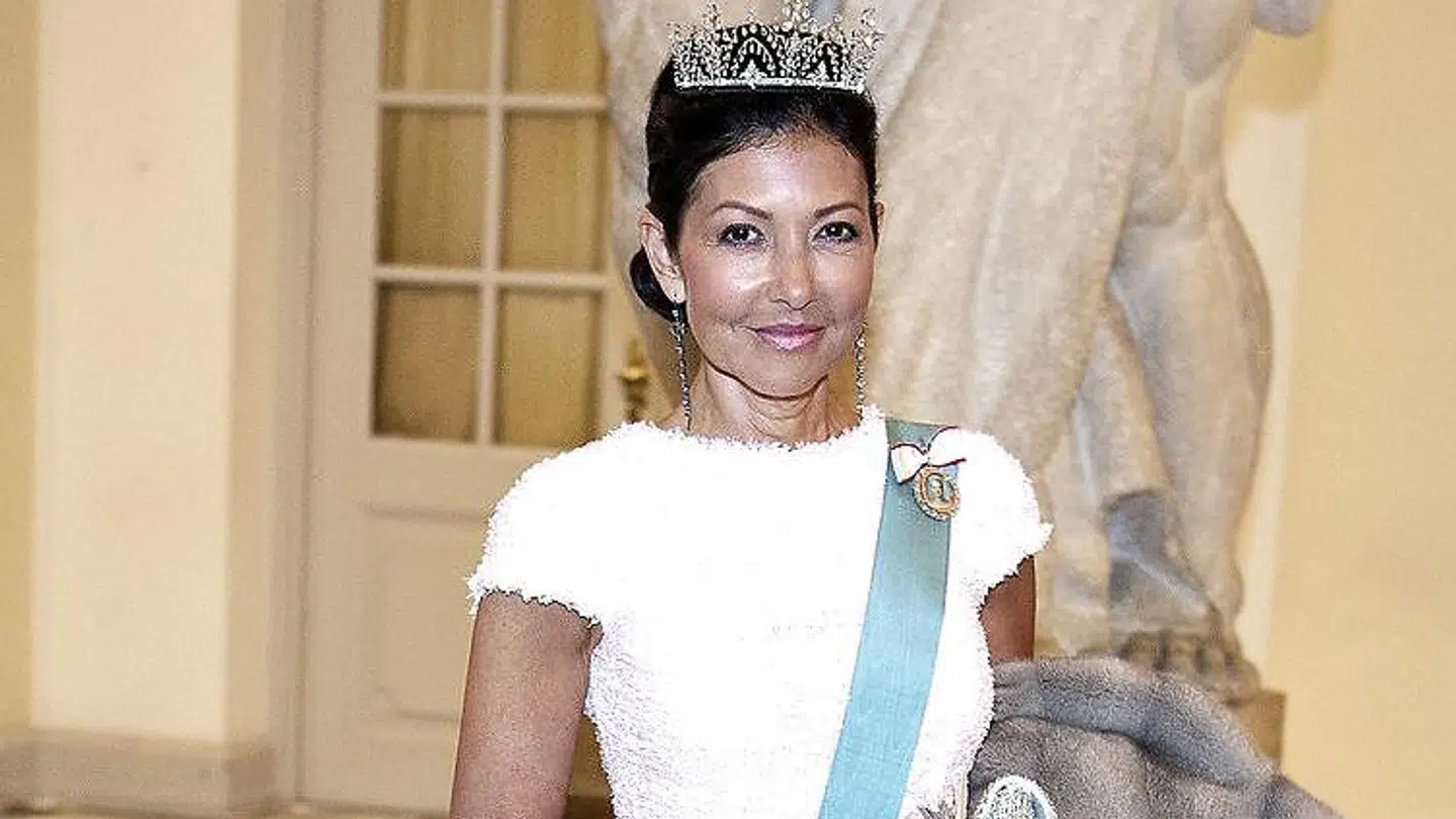 Grevinde Alexandra ved gallataffel på Christiansborg Slot i anledning af kronprinsens 50 års fødselsdag.