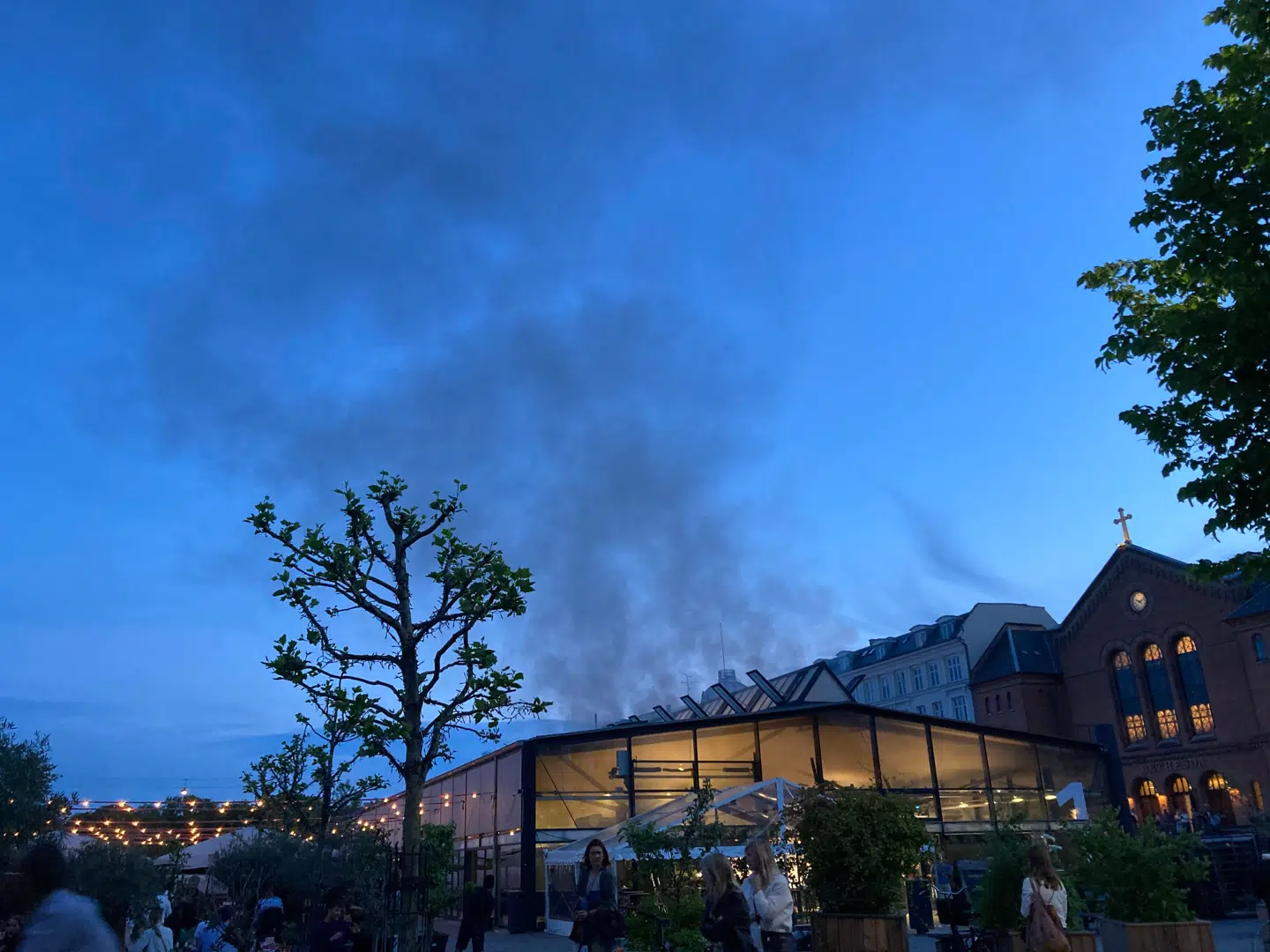 Lørdag aften udbrød brand i Torvehallerne i København