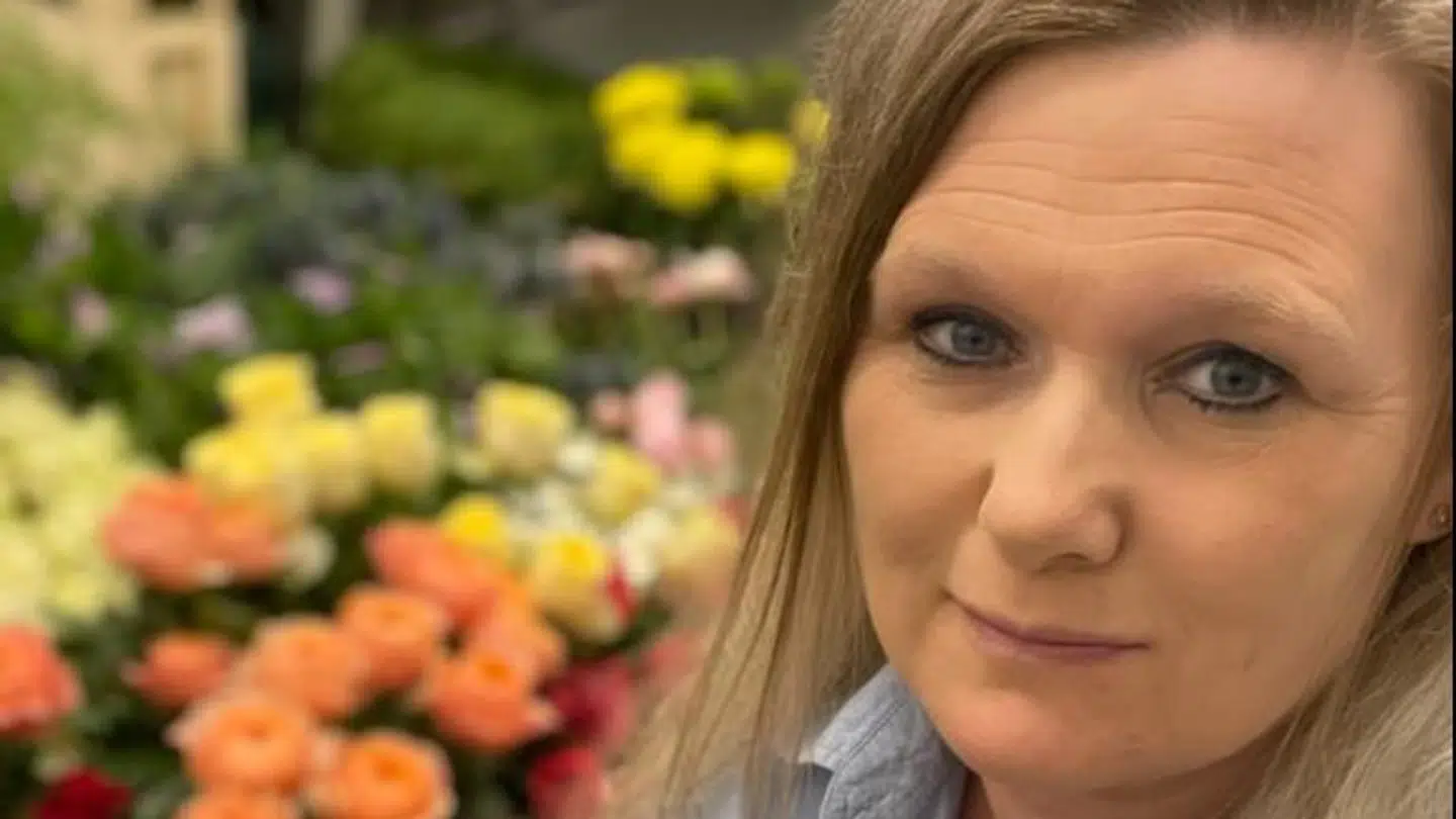 Dorte Clausen håber, at kunderne i butikken vil holde afstand og tage mundbind på. Foto: Privat