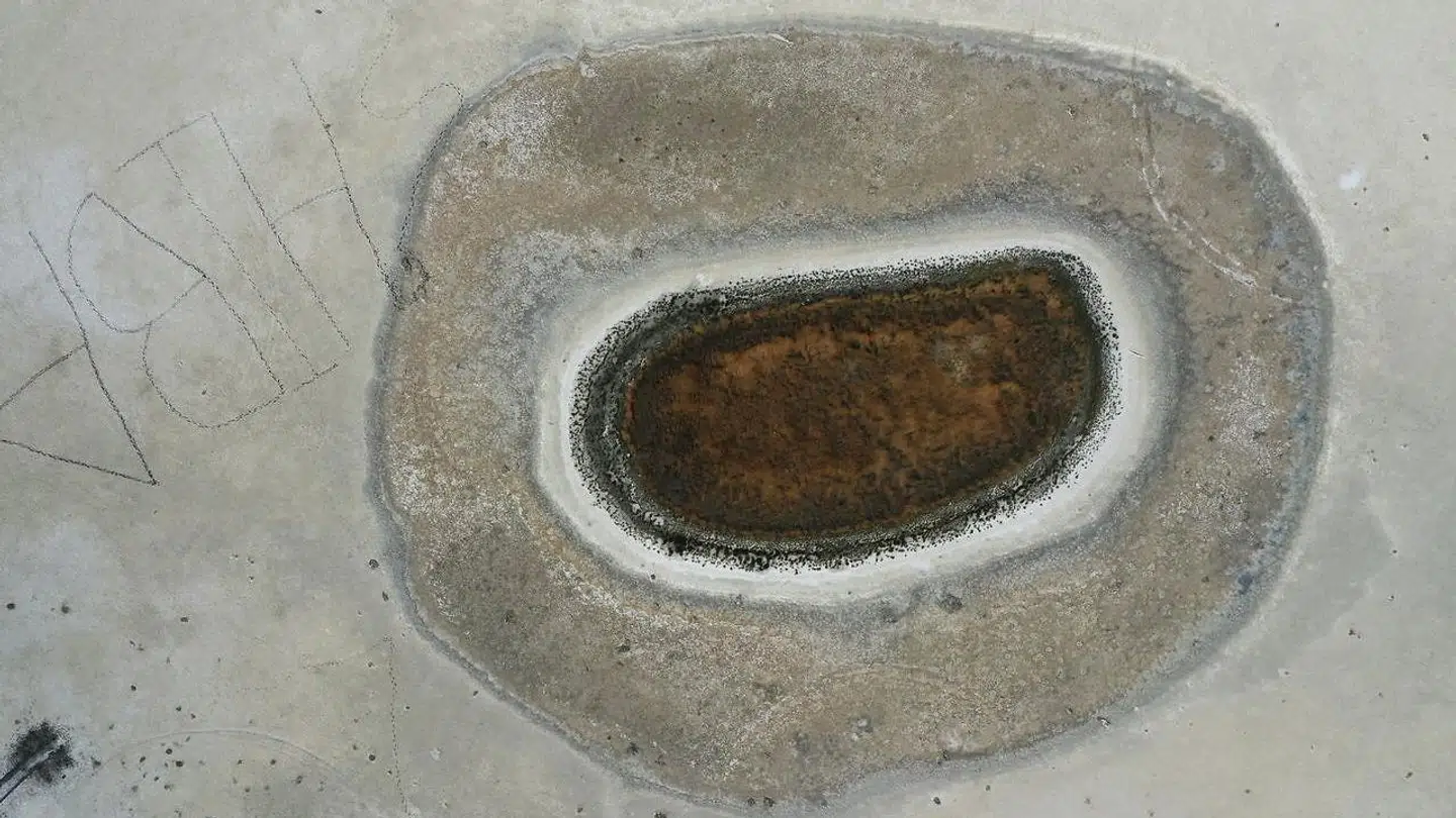 Luftfoto af Elizabeth Lake i Californien, der gennem en årrække er tørret ud på grund af regionens ekstreme varme og tørke. Billedet her er fra 18. juni 2021.